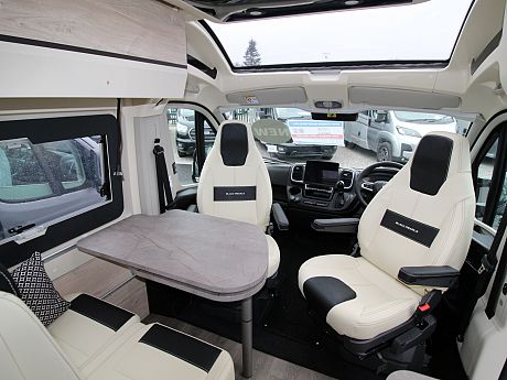 Fleurette/Florium Black Pearl 63 LJ - Artense Grey - 2026 image