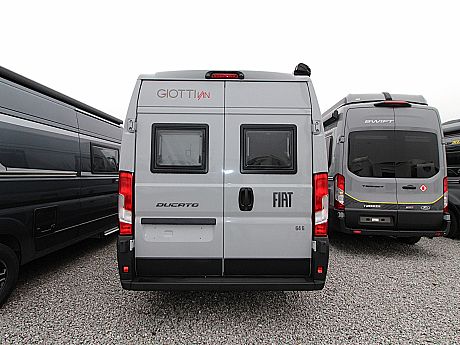 Giottiline  Giottivan 64G (FIAT) Premier Edition Auto - Expedition Grey 2026 image