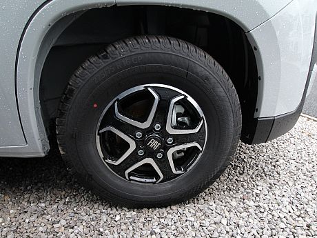 Giottiline  Giottivan 64G (FIAT) Premier Edition Auto - Expedition Grey 2026 image