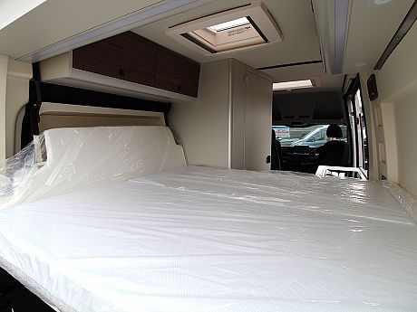 Westfalia Sven Hedin Premium - Auto - Ice Blue 2026 image