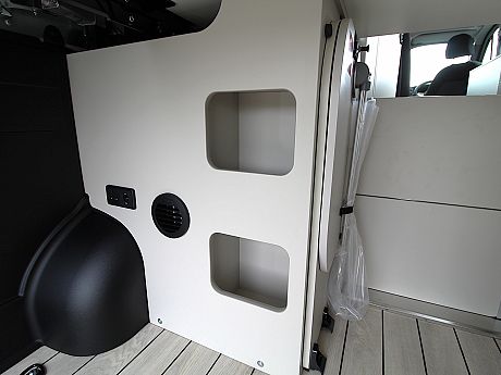 Westfalia Sven Hedin Premium - Auto - Ice Blue 2026 image