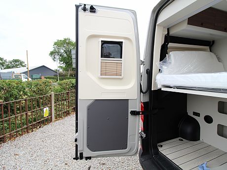 Westfalia Sven Hedin Premium - Auto - Ice Blue 2026 image