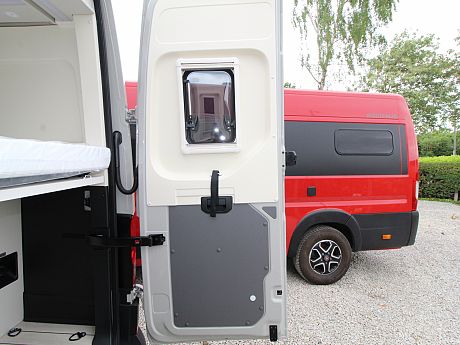 Westfalia Sven Hedin Premium - Auto - Ice Blue 2026 image