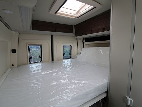 Westfalia Sven Hedin Premium - Auto - Ice Blue 2026 image