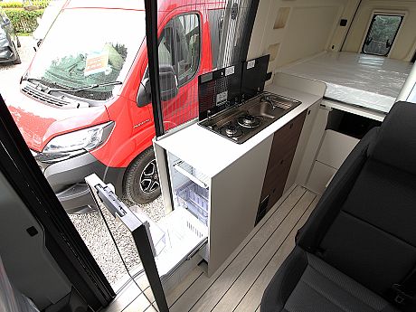 Westfalia Sven Hedin Premium - Auto - Ice Blue 2026 image