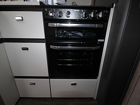 Swift Elegance Grande 835 - 2026 image