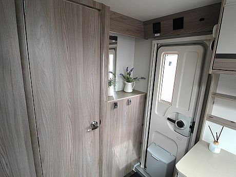 Swift Conqueror 480 - 2027 image