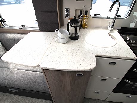 Swift Conqueror 565 - 2027 image
