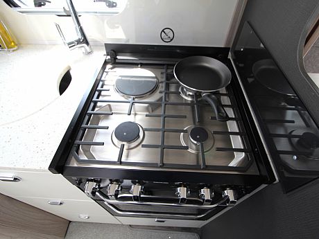 Swift Conqueror 565 - 2027 image