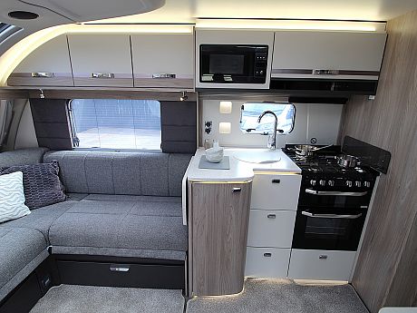 Swift Conqueror Grande 650L - 2027 image