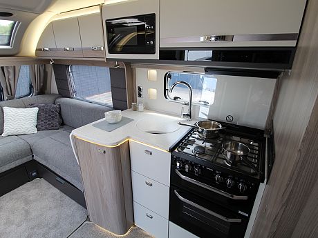 Swift Conqueror Grande 650L - 2027 image