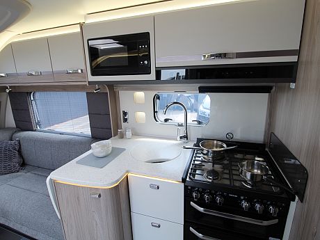 Swift Conqueror Grande 650L - 2027 image