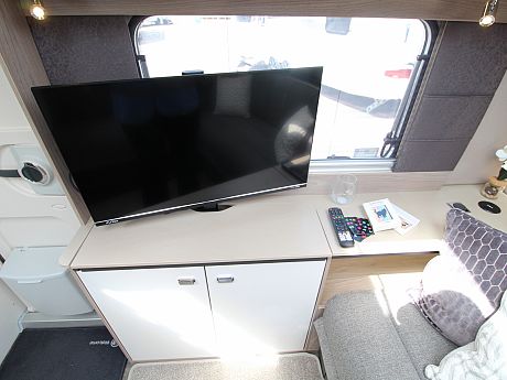 Swift Conqueror Grande 650L - 2027 image