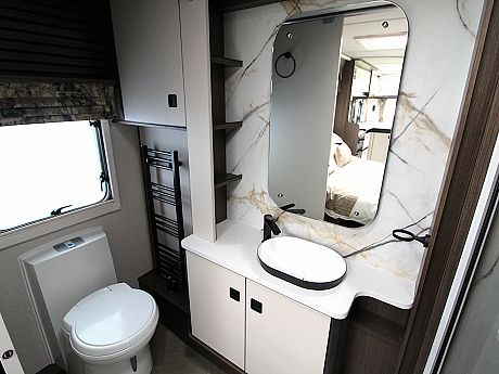 Coachman LUSSO II - 2027 image