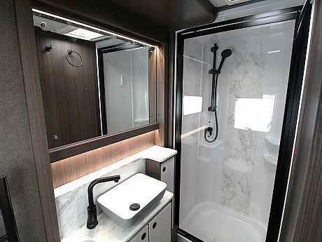 Coachman VIP 575 - 2027 image