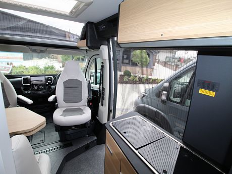 Adria Twin 60Y 640 SGX (68113) image