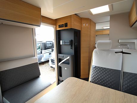 Adria Matrix 60Y 670 SL image