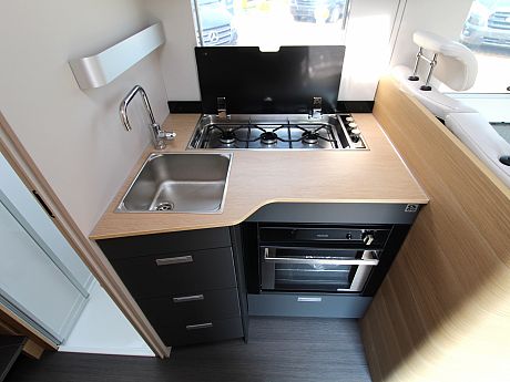 Adria Matrix 60Y 670 SL image