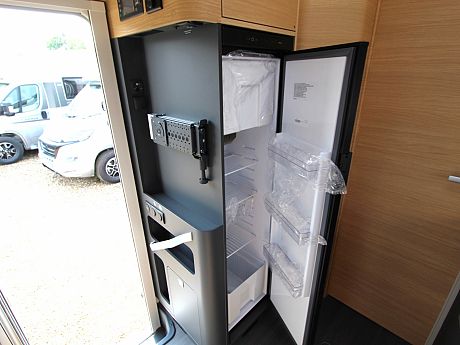 Adria Matrix 60Y 670 SL image