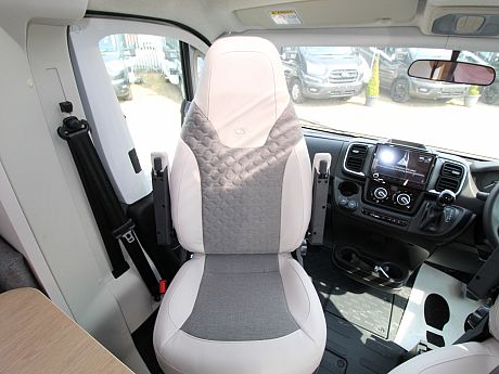 Adria Matrix 60Y 670 SL image