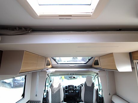Adria Matrix 60Y 670 SL image