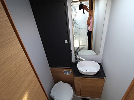 Adria Matrix 60Y 670 SL image