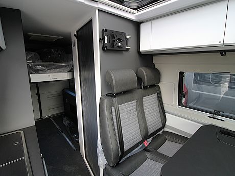 Adria Twin Supreme 640 SGX  Artense Grey (62133) image