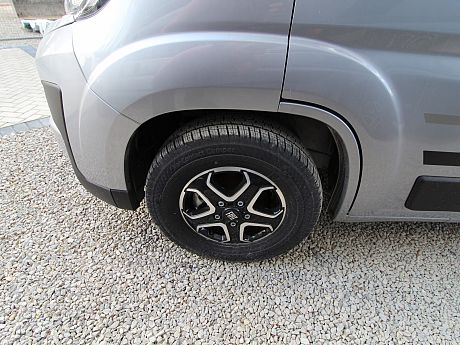 Adria Twin Supreme 640 SGX  Artense Grey (62133) image