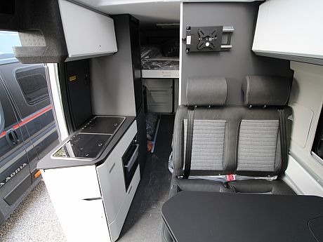 Adria Twin Supreme 640 SGX  Artense Grey (62133) image