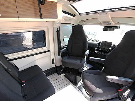 Westfalia Columbus 640E 'Pop-Top' Artense Grey (66896) image