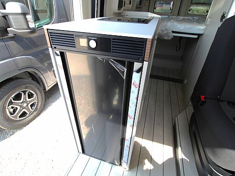 Westfalia Columbus 640E 'Pop-Top' Artense Grey (66896) image
