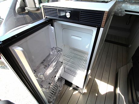 Westfalia Columbus 640E 'Pop-Top' Artense Grey (66896) image