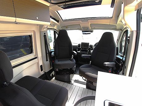 Westfalia Columbus 640E 'Pop-Top' Artense Grey (66896) image