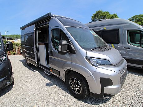 Westfalia Columbus 640E 'Pop-Top' Artense Grey (66896) image