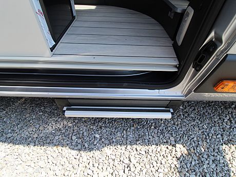 Westfalia Columbus 640E 'Pop-Top' Artense Grey (66896) image