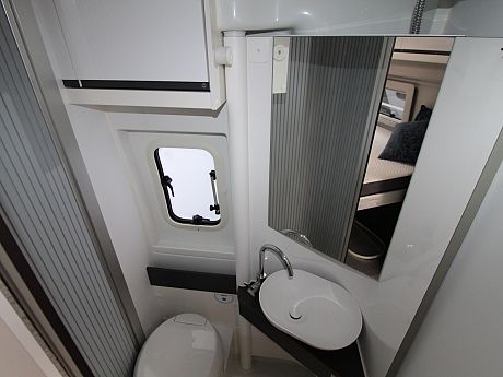 Adria Twin Supreme 640 SGX - 2024 image