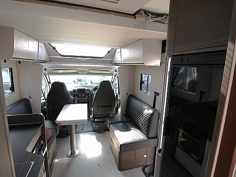 Adria Matrix Supreme 670 DL - 2024 image