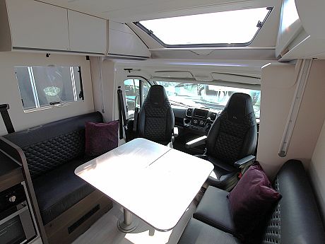 Adria Matrix Supreme 670 DL - 2024 image