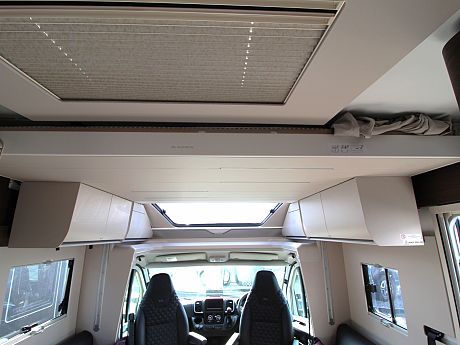 Adria Matrix Supreme 670 DL - 2024 image