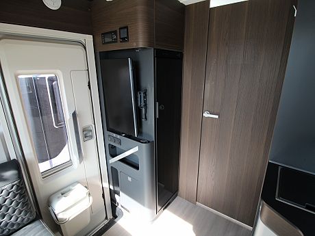 Adria Matrix Supreme 670 DL - 2024 image