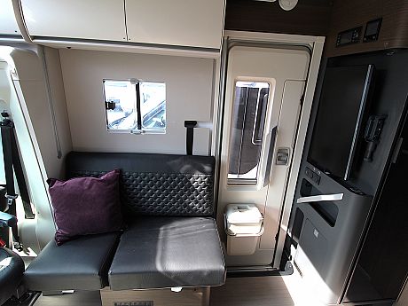 Adria Matrix Supreme 670 DL - 2024 image