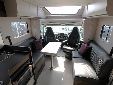 Adria Matrix Supreme 670 DL - 2024 image