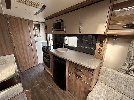 Swift Corniche 17/4 - 2018 image