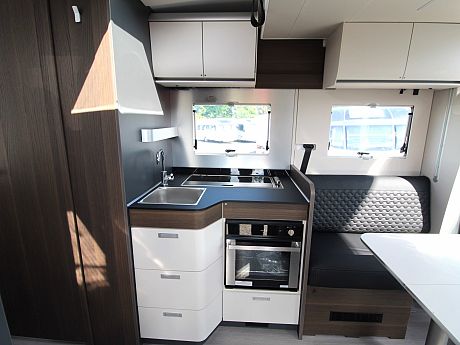 Adria Matrix Supreme 670 DL - 2024 (36260) image