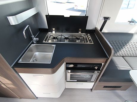 Adria Matrix Supreme 670 DL - 2024 (36260) image