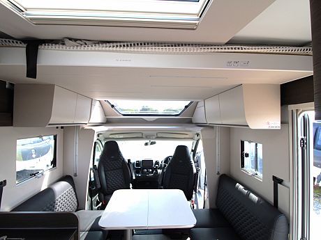 Adria Matrix Supreme 670 DL - 2024 (36260) image