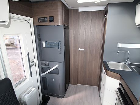 Adria Matrix Supreme 670 DL - 2024 (36260) image