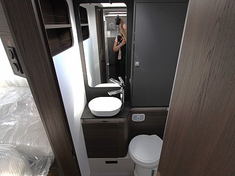 Adria Matrix Supreme 670 DL - 2024 (36260) image