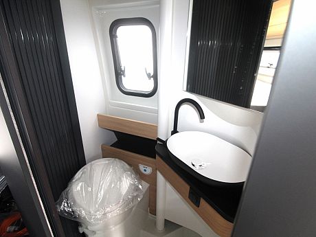 Adria Twin Max 680 SGX  - 2024 image