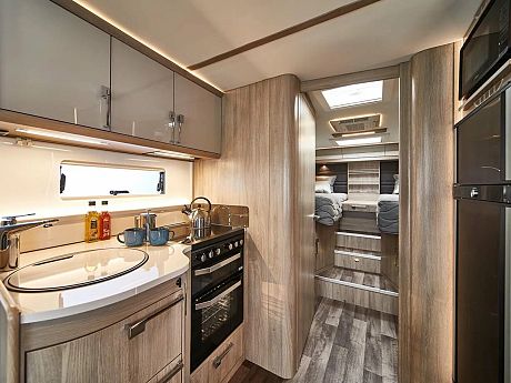 Coachman Travel Master 565 - 2024 image
